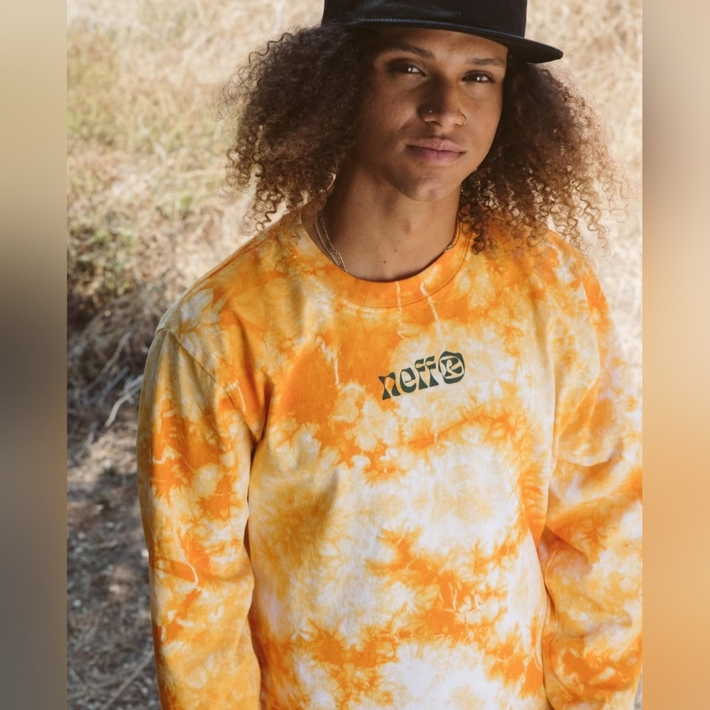 Neff Let Your Aura Shine Long Sleeve  *NWT*